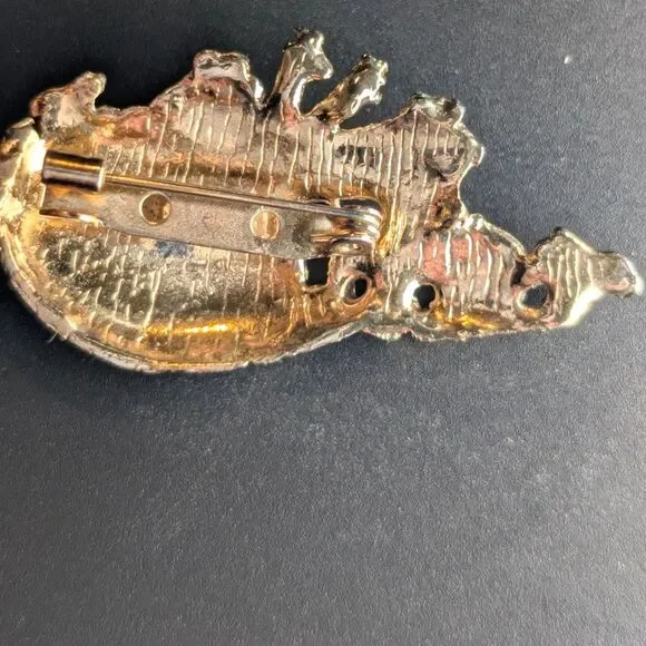 Vintage Noah’s Ark Brooch C-Clasp Antiqued Gold Tone Biblical Animal Pin 3D - Picture 4 of 5